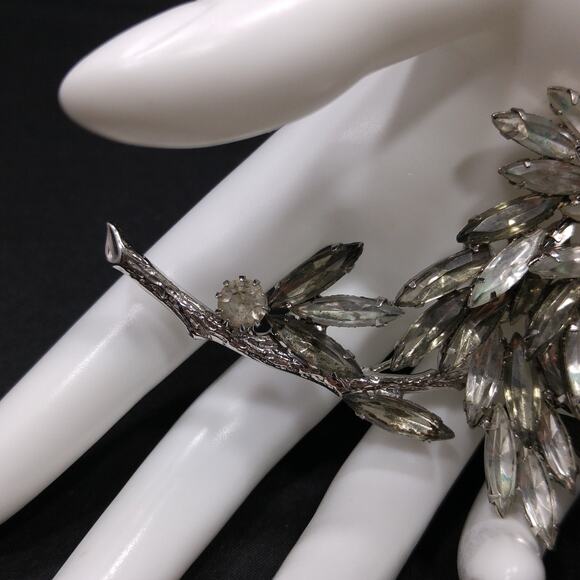 Alice Caviness Gray Navette Rhinestone Flower Brooch Rhodium 1960s - Picture 9 of 10
